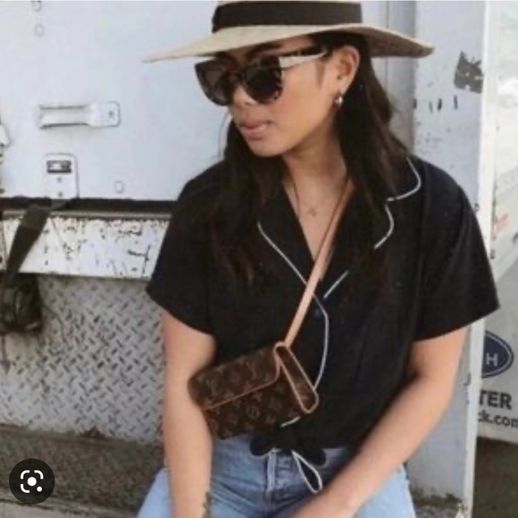 Louis Vuitton Florentine Waist Bag - Picture 12 of 16